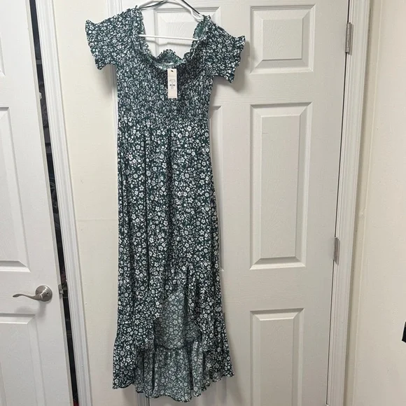 Francesca's Collections Green and White Floral Maxi Dress - Picture 5 of 5